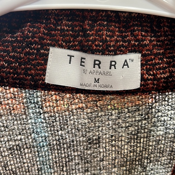 TERRA (by SJ Apparel) Button Front Plaid Jacket w Bell Sleeves-Medium - Picture 4 of 4